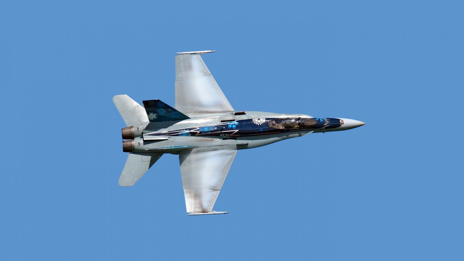 摩洛哥骑手法赫德·阿尔·哈桑在2024年巴黎奥运会三项赛中获得第25名，表现出色。