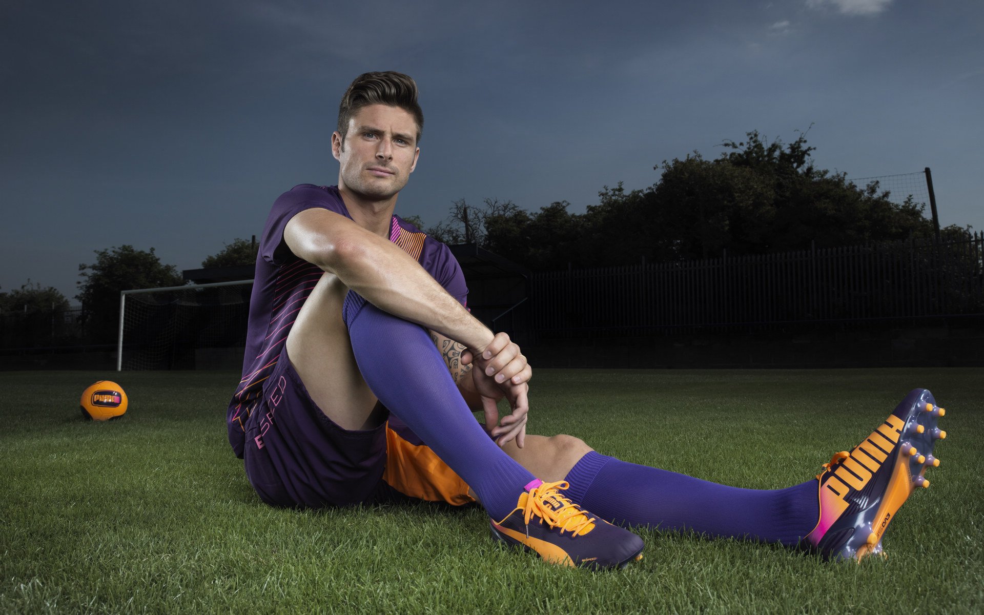 赛尔·阿尔斯塔:南非队防线的新标杆,带领全队不断进步,阿尔纳赛尔