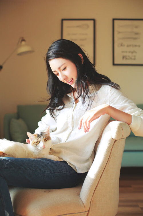 九游app下载中心-队医团队深夜加班处理伤病保障比赛期间人员健康